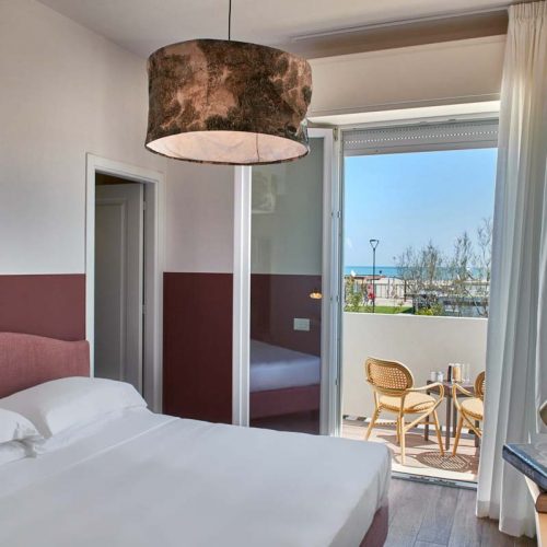 Camera-9-Bed-and-Breakfast-sul lungomare-di-Cervia (1)